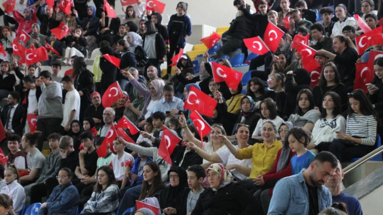 19 Mayıs Ankara konserleri 2026 | Ece Seçkin, Sefo, Madrigal nerede sahne alacak? Keçiören, Etimesgut ve Çankaya ücretsiz etkinlik programı