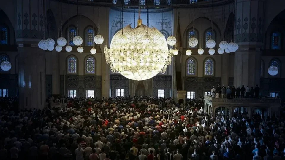 25 Eylül 2026 Cuma namazı vakitleri belli oldu