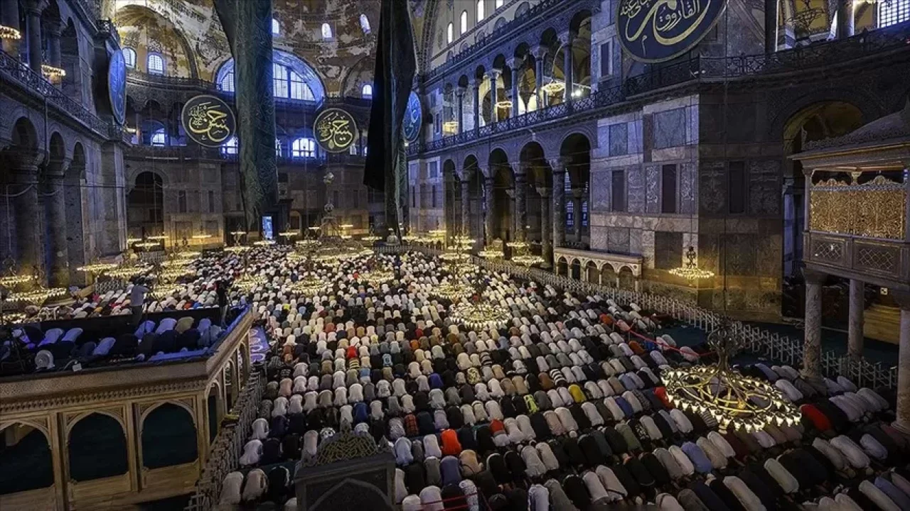 25 Eylül 2026 Cuma namazı vakitleri belli oldu