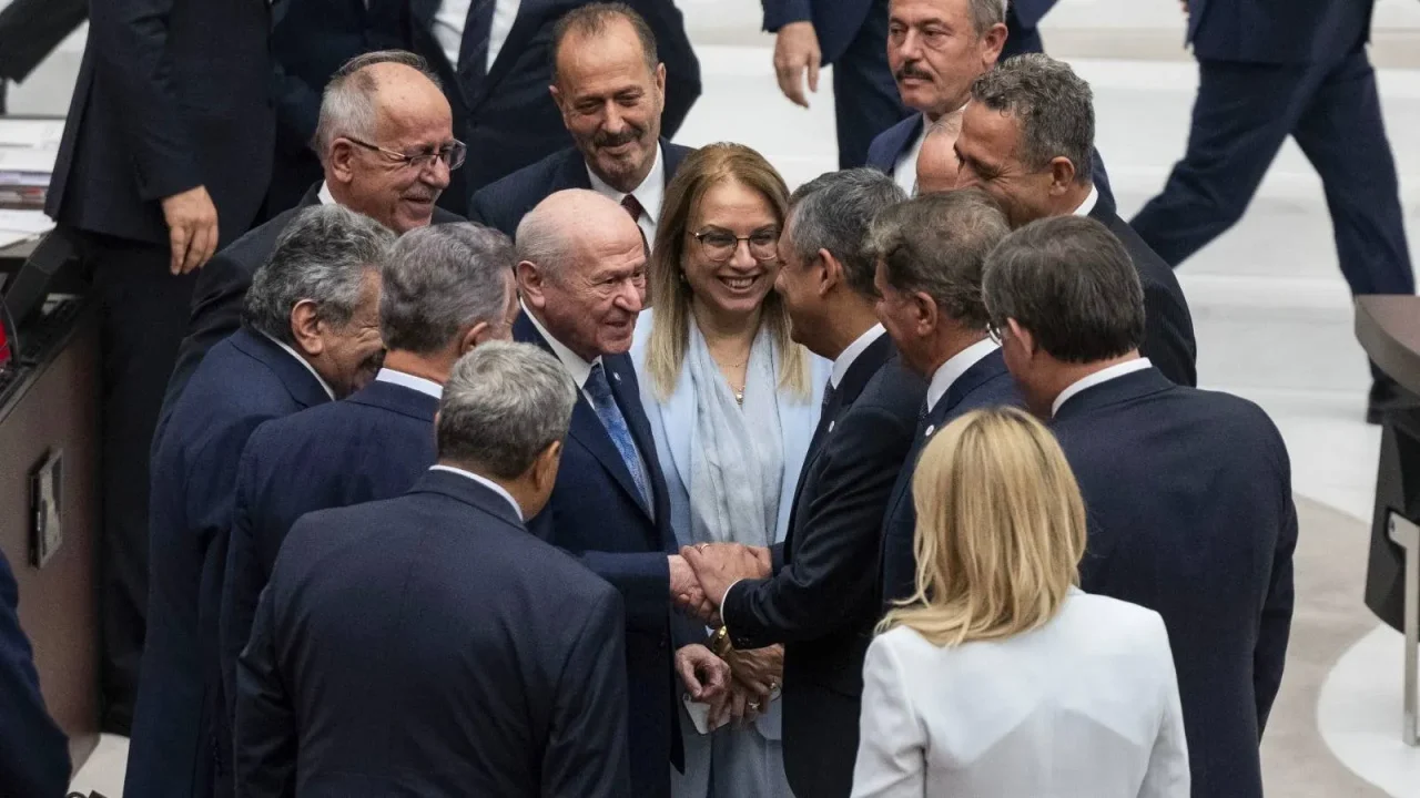 Ahmet Özer’den Bahçeli görüşmesinin ardından dikkat çeken açıklamalar