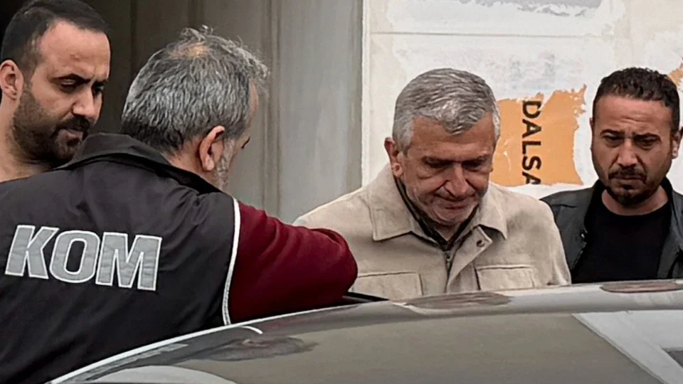 Akçakoca Belediye Başkanı görevden uzaklaştırıldı