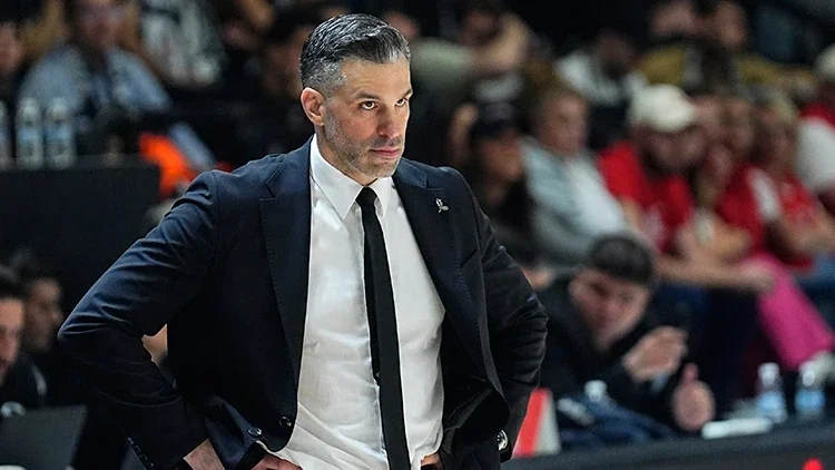 Anadolu Efes EuroLeague sezonunu Barcelona deplasmanında açıyor