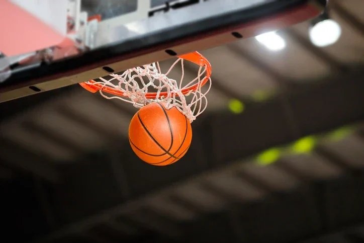 Anadolu Efes ve Beşiktaş Yeni Sezona Derbiyle Başlıyor