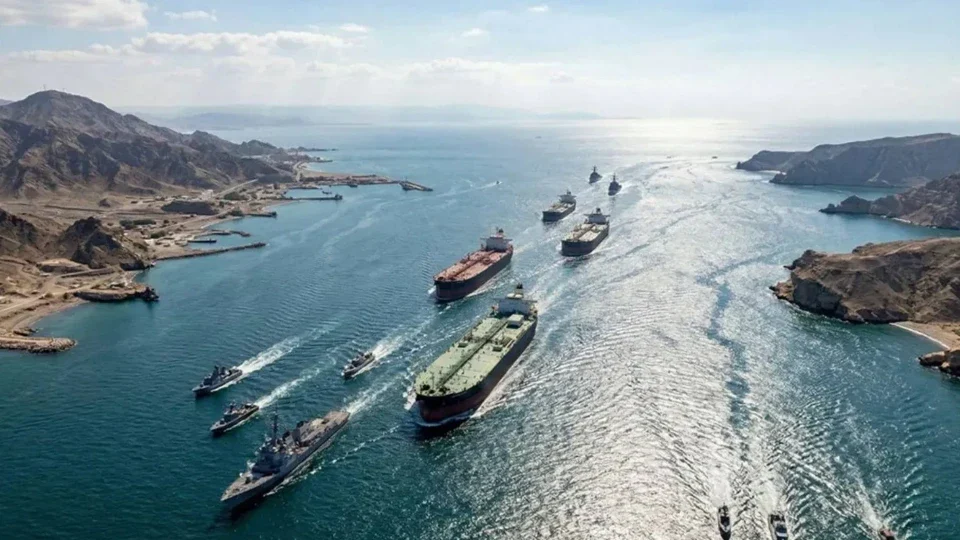 Antalya Havalimanı'nda THY uçağı direğe çarptı