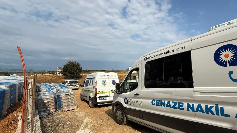 Antalya'da uçuruma yuvarlanan otomobildeki 5 kişi hayatını kaybetti