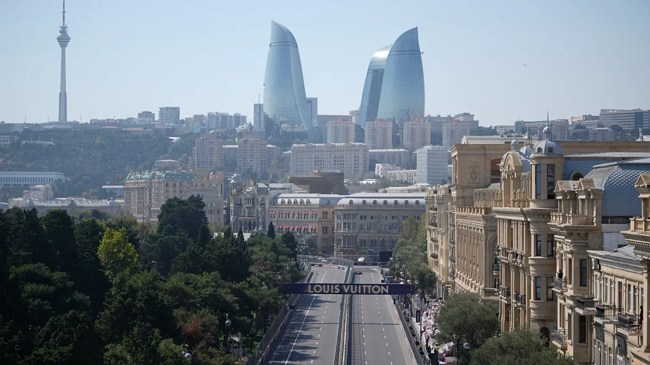 Azerbaycan’da Russell zaferi F1 gündemini yeniden şekillendirdi