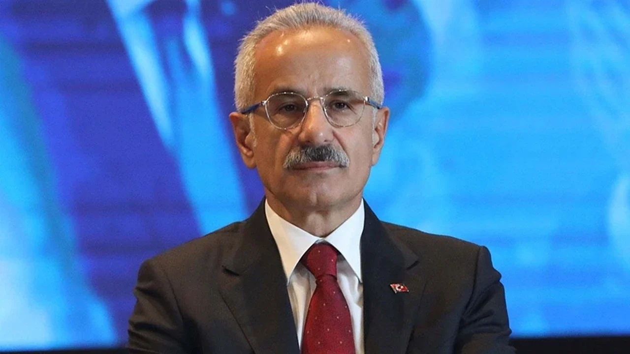 Bakan duyurdu: 4 saatlik yol 90 dakikaya düşüyor