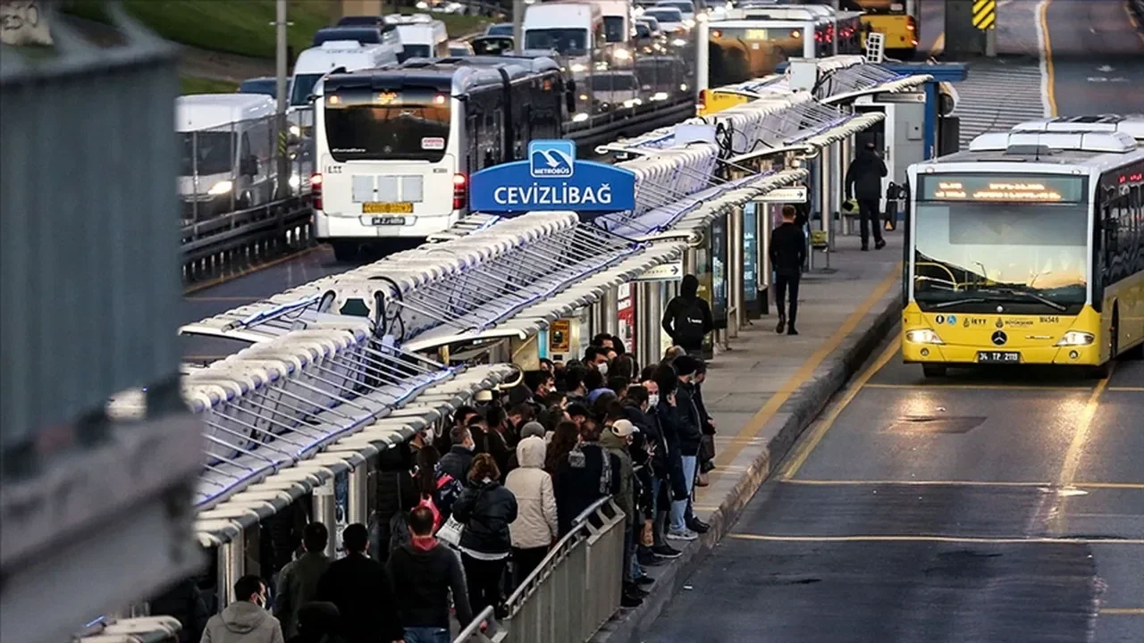 Bayramda toplu taşıma ücretsiz mi? 2026 vapurlar, metro, Marmaray bedava mı?