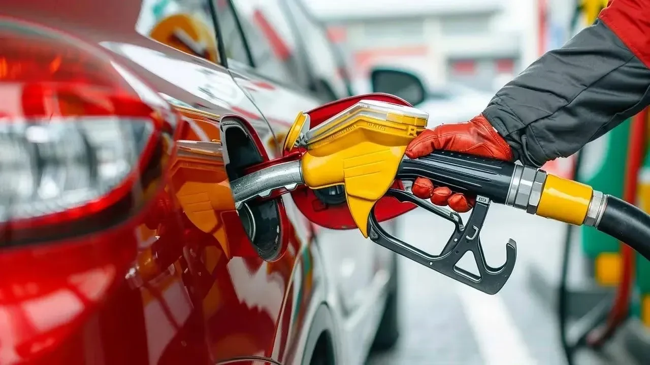 Benzine zam geliyor: Akaryakıt fiyatlarında tabelalar değişecek!