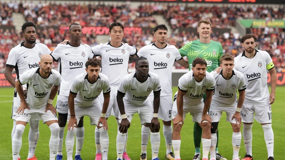 Beşiktaş - Hradec Kralove maç kadrosu, ilk 11!