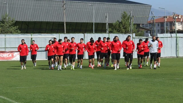 Boluspor ile Vanspor’un kritik mücadelesinde ilk 11’ler açıklandı
