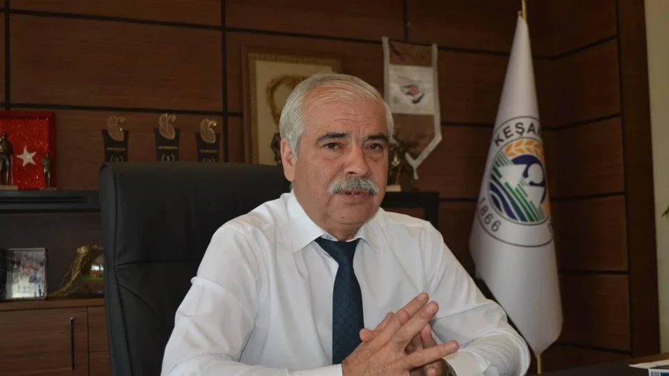CHP'li vekil Adnan Beker partisinden istifa etti