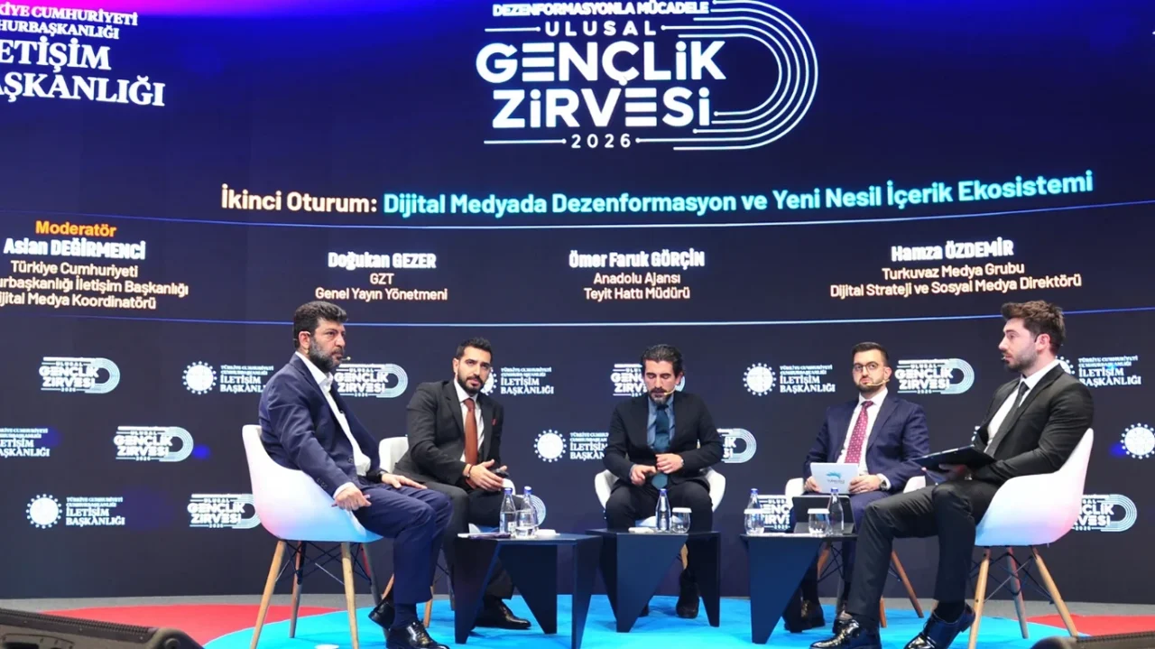 Dezenformasyonla Mücadele Ulusal Gençlik Zirvesi tamamlandı