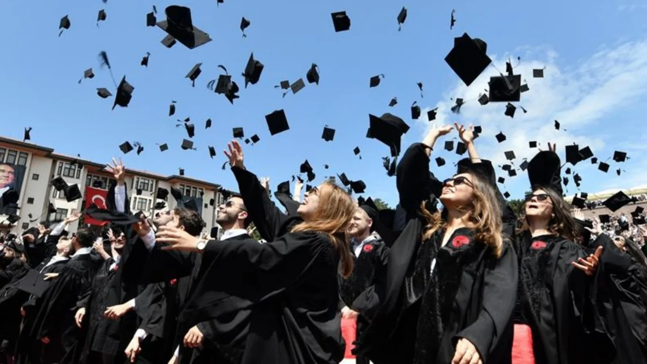 Diploma var ama iş yok: İş bulması en zor lisans bölümleri belli oldu