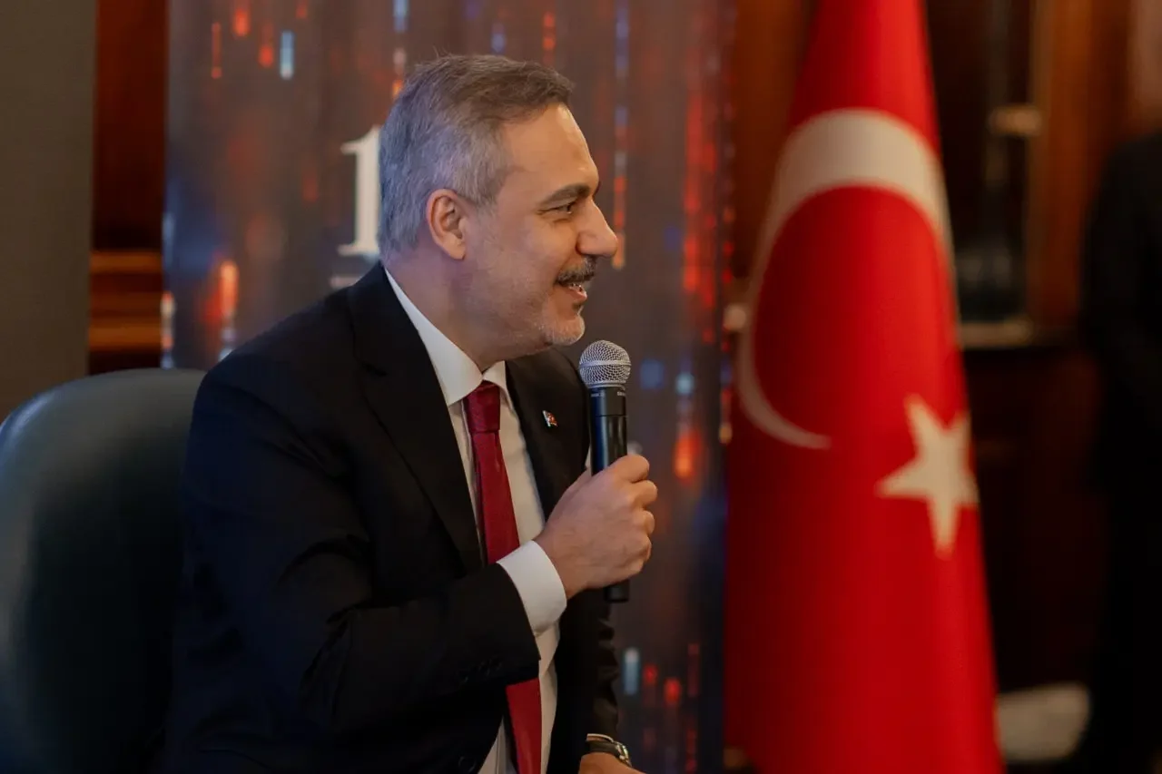 Eralp'ten İsrail politikasına açık itiraz