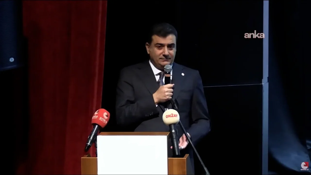 Fatma Betül Sayan Kaya ve Eşi Hakkında Milyarlık Hisse Satışı İddiası