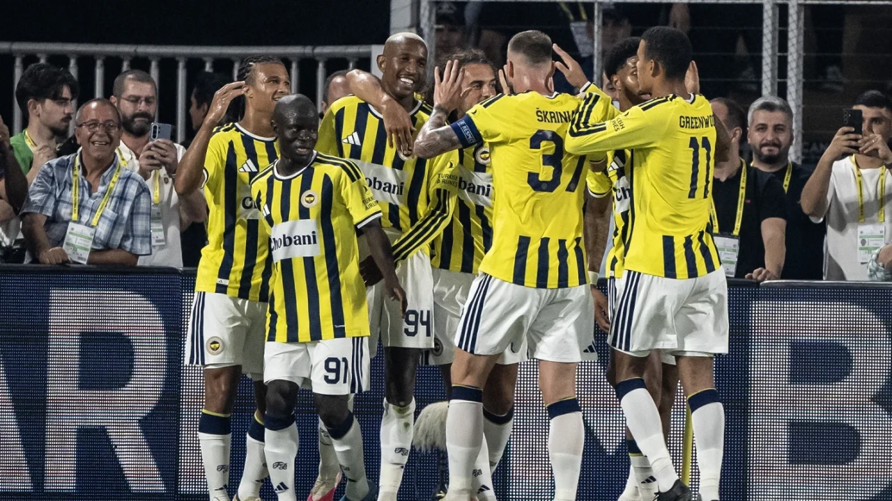Fenerbahçe, Sturm Graz'ı 2-0 mağlup ederek tur için avantaj sağladı