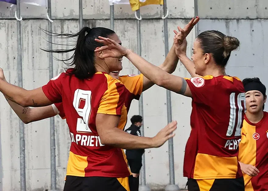 Galatasaray Kadın Futbol Takımı Şile Bilgidoğa karşısında 22 gol buldu