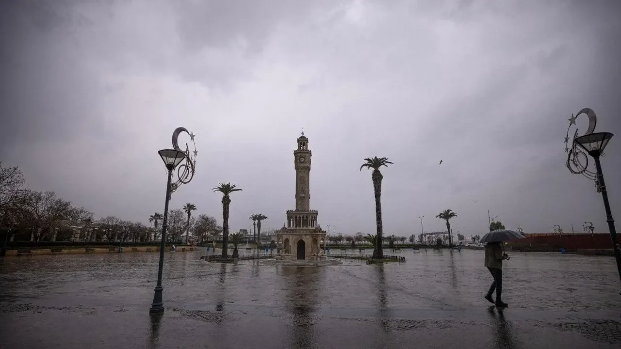 İzmir İçin Gök Gürültülü Sağanak Uyarısı