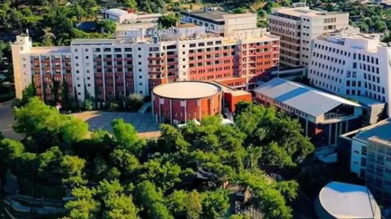 İzmir Vakıf Üniversitesi Ücretleri 2026-2027