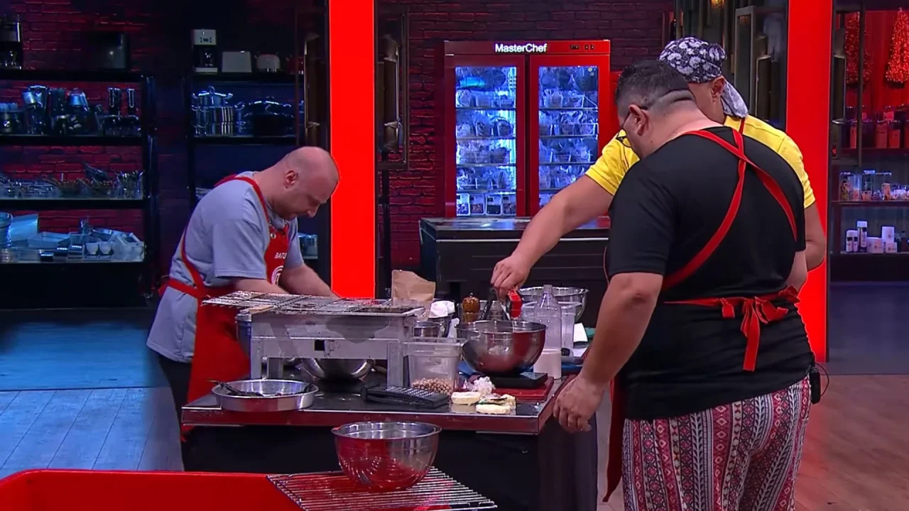 Masterchef eleme adayları, potaya giren yarışmacılar 21 Ağustos: Masterchef eleme adayı kim oldu, dokunulmazlık oyununu hangi takım kazandı?