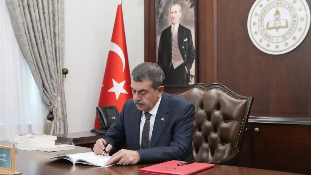 MEB takvimini açıkladı ilk ara tatilin tarihi belli oldu