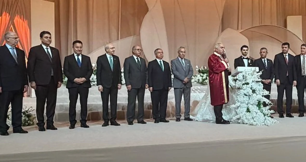 Mehmet Davutoğlu’nun Nikahında Siyasetin Dikkat Çeken Buluşması