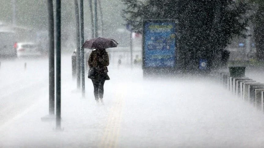 Meteoroloji peş peşe uyardı: Sağanak ve kuvvetli rüzgar aynı anda geliyor