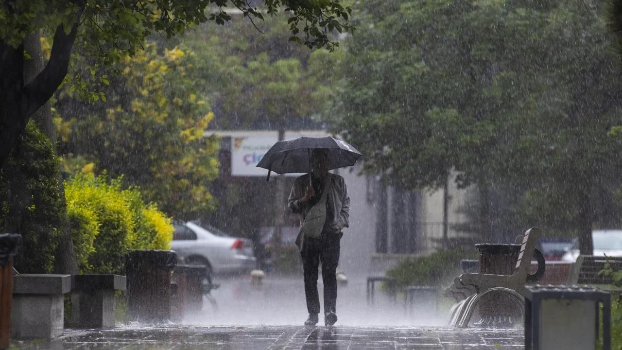 Meteoroloji saat vererek uyardı: Çok sayıda ilde sağanak alarmı