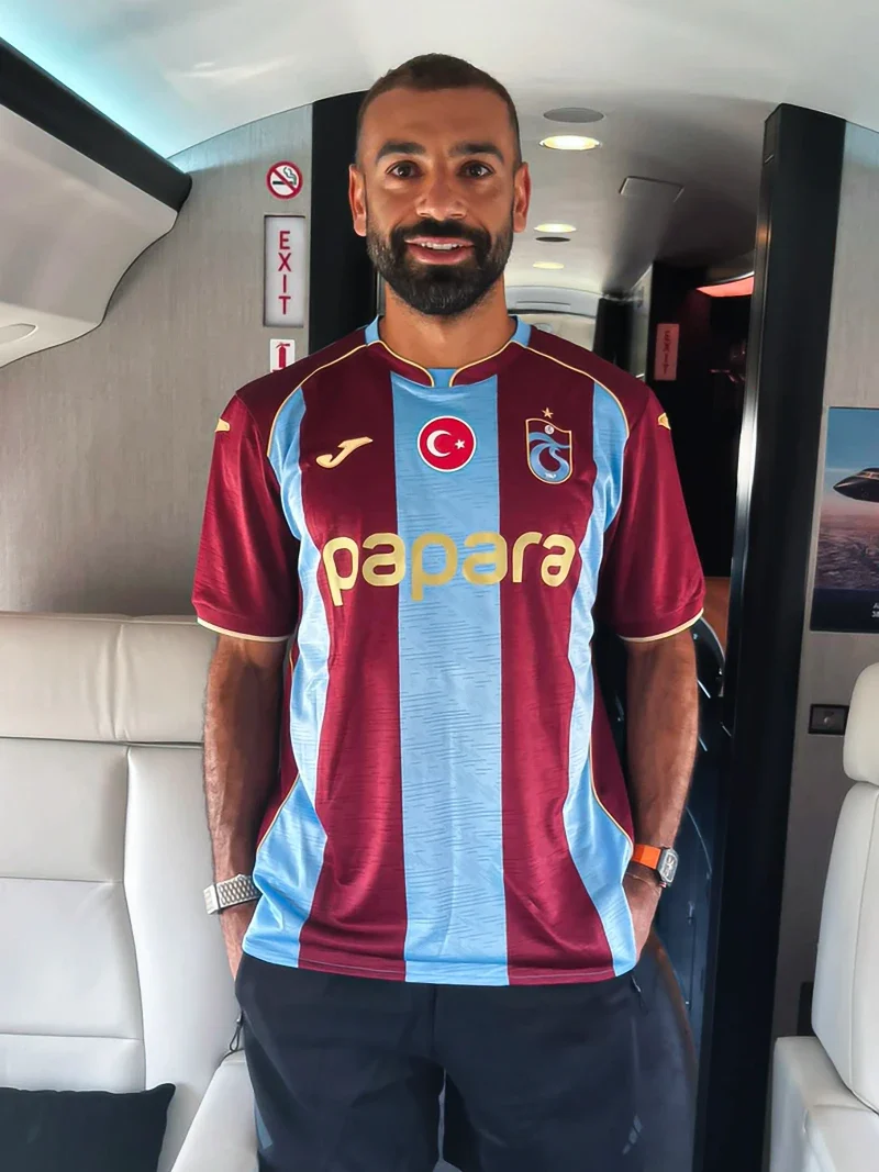 Mohamed Salah'ın karnındaki iz sosyal medyayı salladı: Ameliyat izi sanılmıştı
