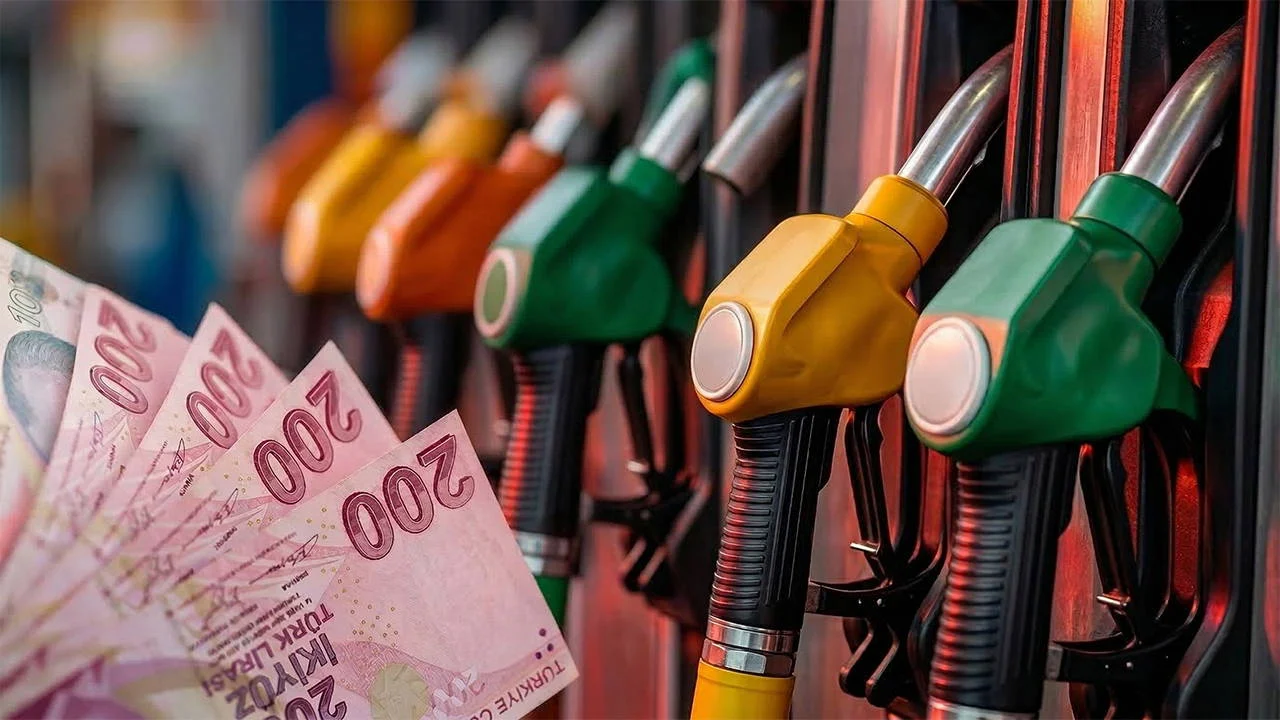 Motorine gece yarısı 2 lira 55 kuruş zam geliyor