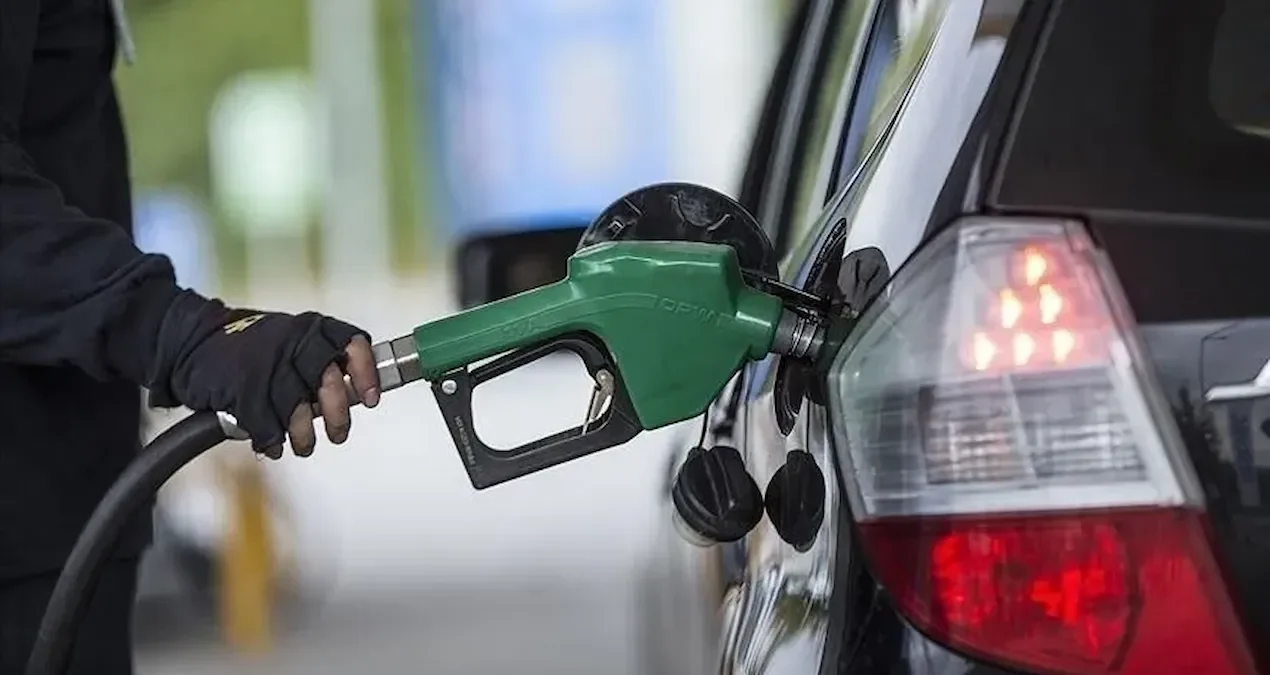 Motorine zam geldi akaryakıt tabelaları değişti