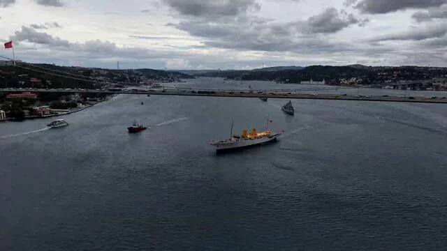 Preveze Zaferi’nin 488’inci yılında Türk savaş gemileri Boğaz’dan geçti