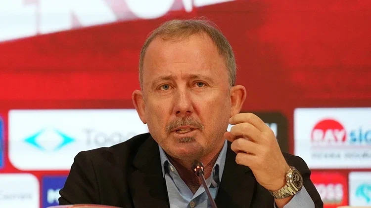 Sergen Yalçın Hakan Çalhanoğlu Gerilimiyle Gündemde