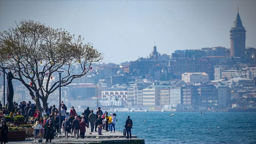 Sıcaklıklar 40 dereceyi geçiyor: 4 bölgede kuvvetli rüzgar etkili olacak