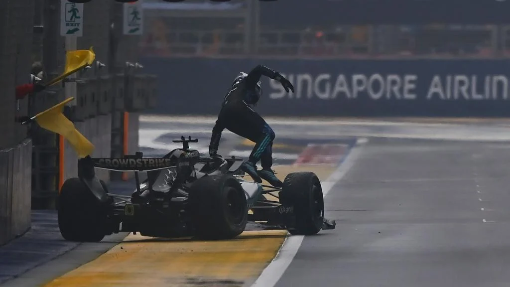 Singapur’da Verstappen zaferi Ferrari podyumuyla geldi