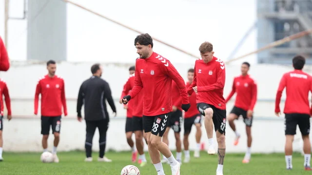Sivasspor Ümraniyespor deplasmanında üç puan peşinde