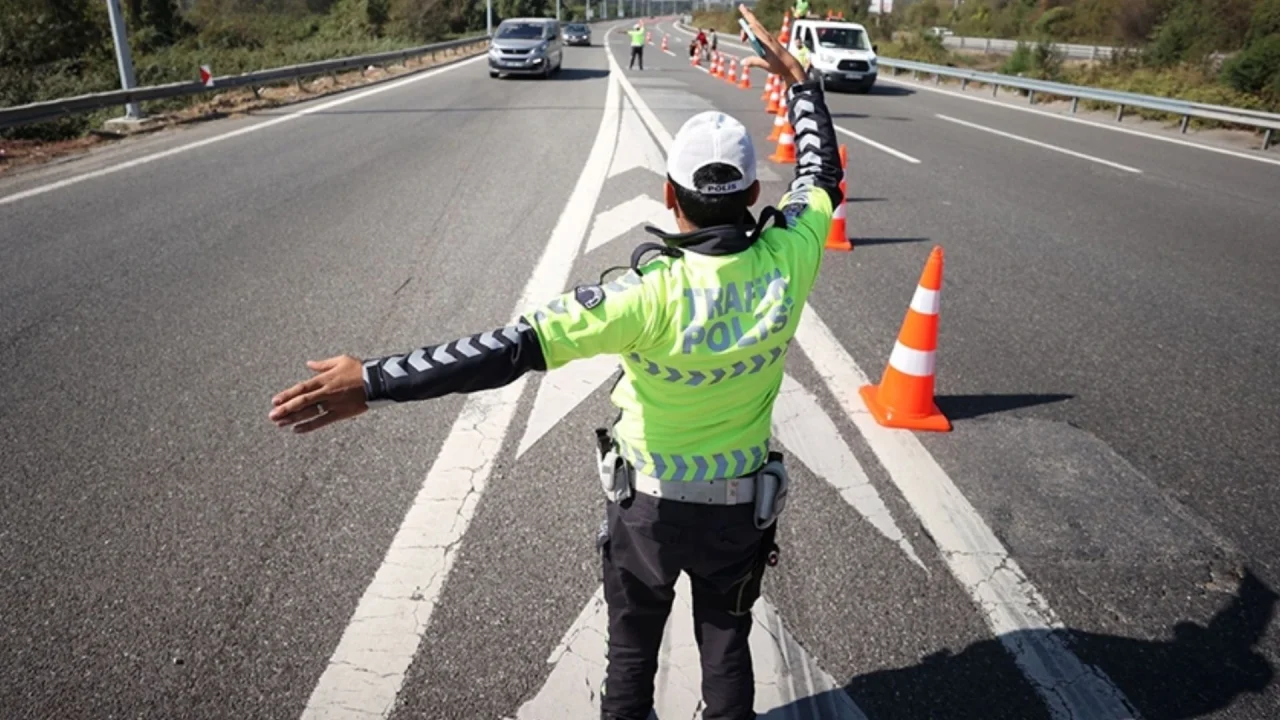 Tarih duyuruldu: Üç ilçede yollar trafiğe kapatılacak