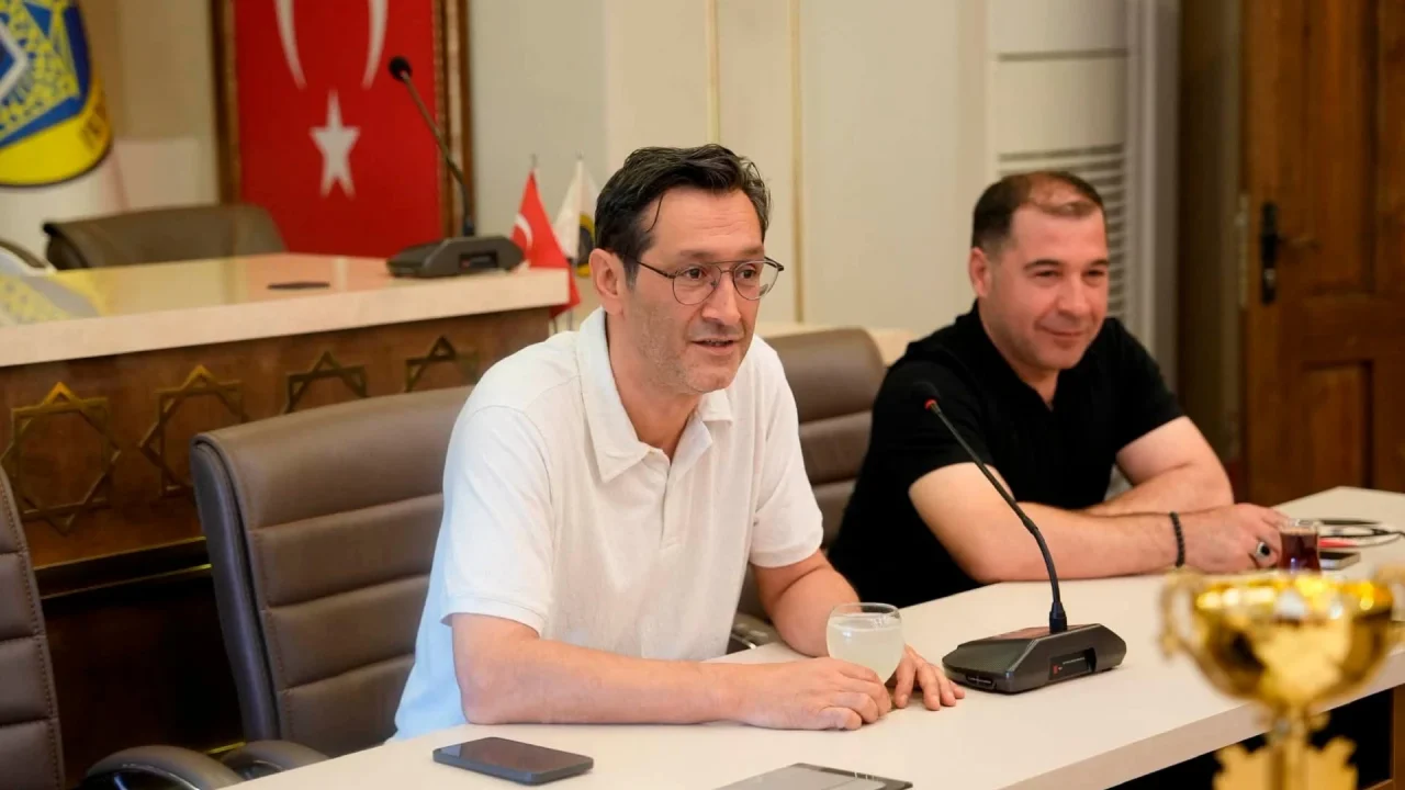 Tavşanlı Belediye Başkanı Ali Kemal Derin hayatı ve kariyeri