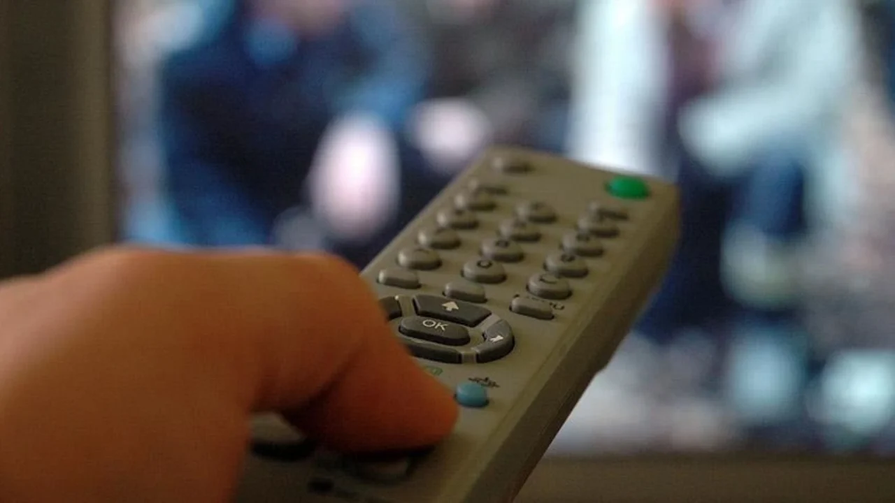 TV100 şifresiz canlı izleme frekans bilgileri: Sturm Graz - Fenerbahçe maçı TV100 hangi kanalda, Tivibu kaçıncı kanalda?