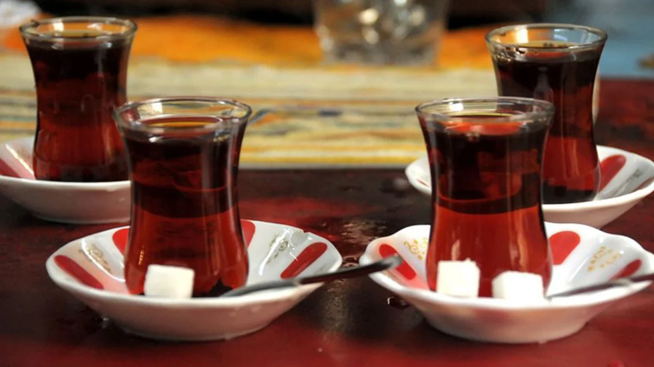 Ünlü çay markasının çayından yasaklı boyalı çıktı: Bakanlık kırmızı listeye aldı
