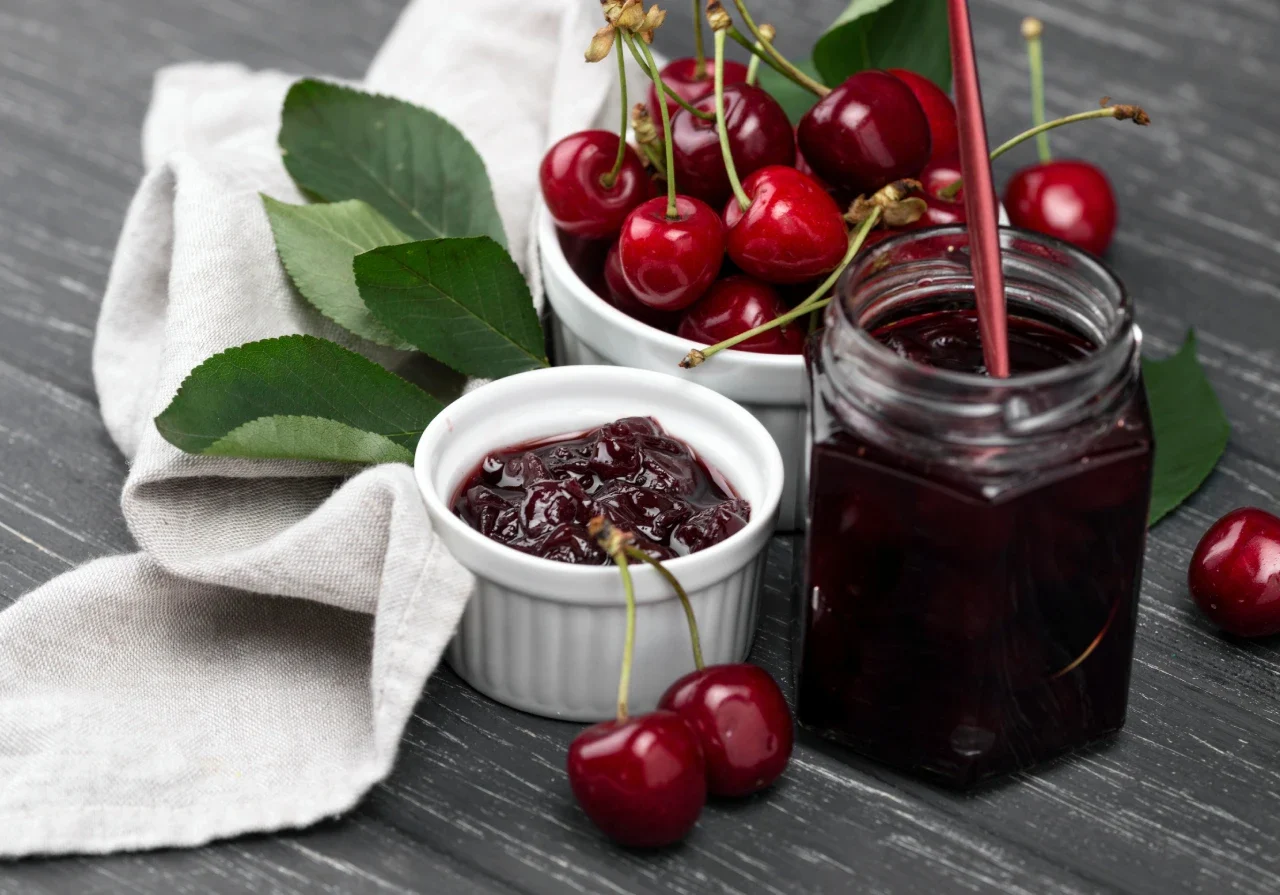 Vişne reçeli nasıl yapılır, kaç dakika kaynatılır? 1 kilo vişneye ne kadar şeker konulur?