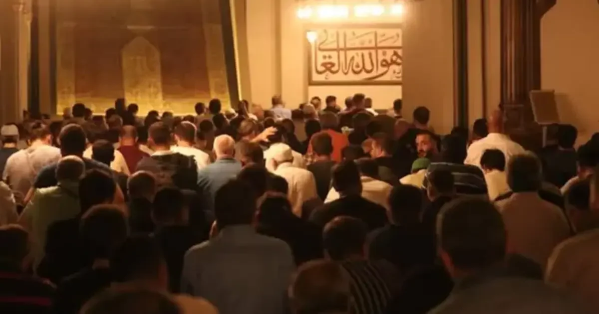Yatsı Ezanı İçin Gözler İl İl Namaz Vakitlerinde