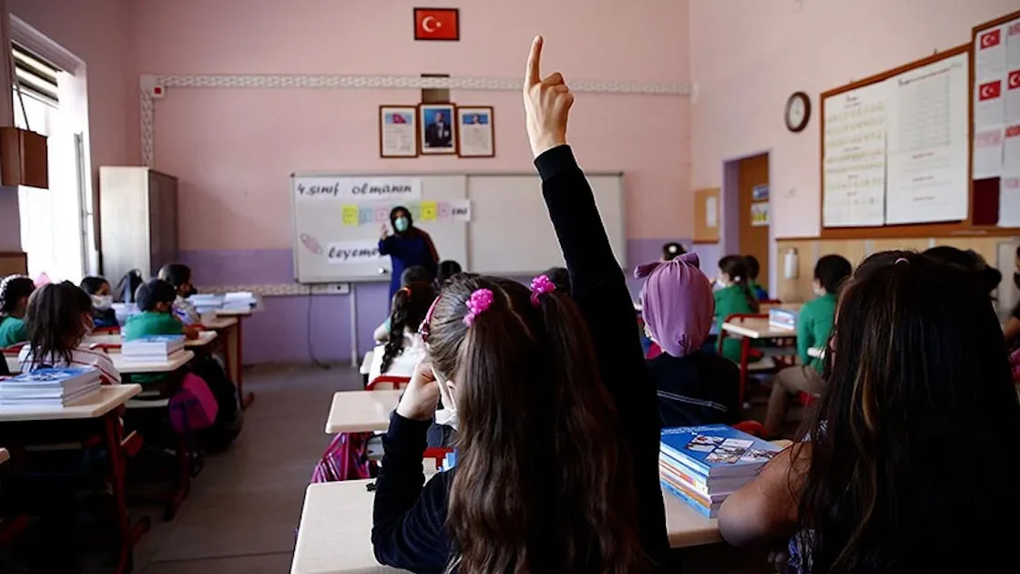 Yeni eğitim yılı öncesi sürpriz değişiklik: MEB kuralları tek tek yeniledi