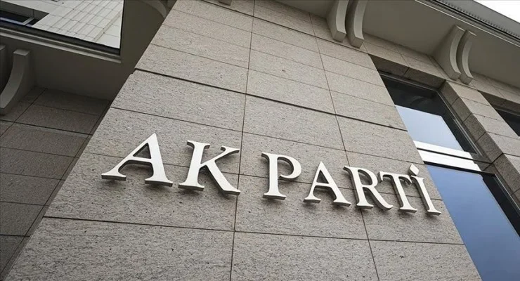 Zeynel Emre hakkındaki tazminat davası iddiası siyasetin gündeminde